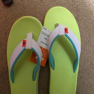 Size 8 Nike flip flops